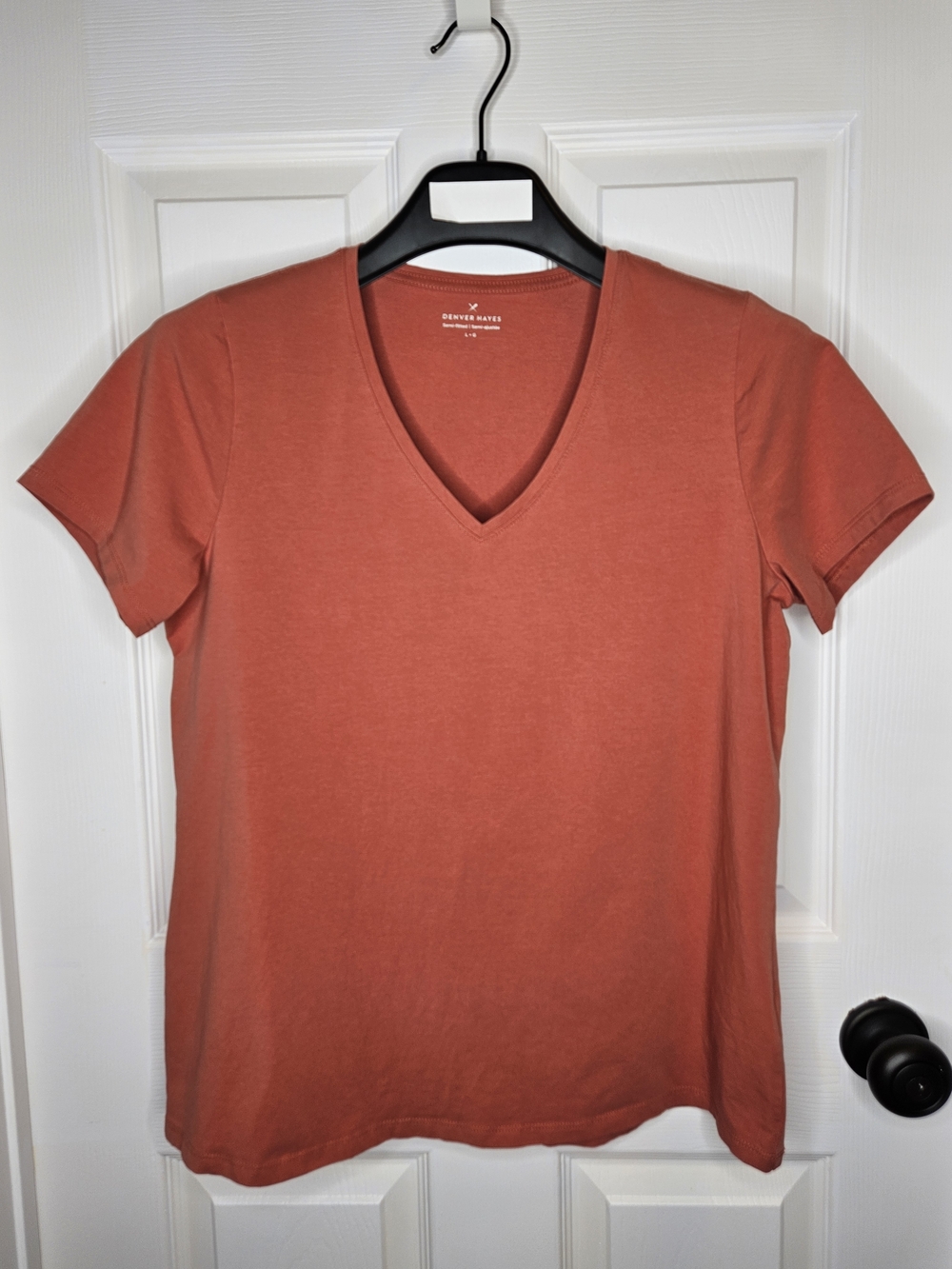 Denver Hayes Rust Orange V-Neck T-Shirt Cotton Tee Size L